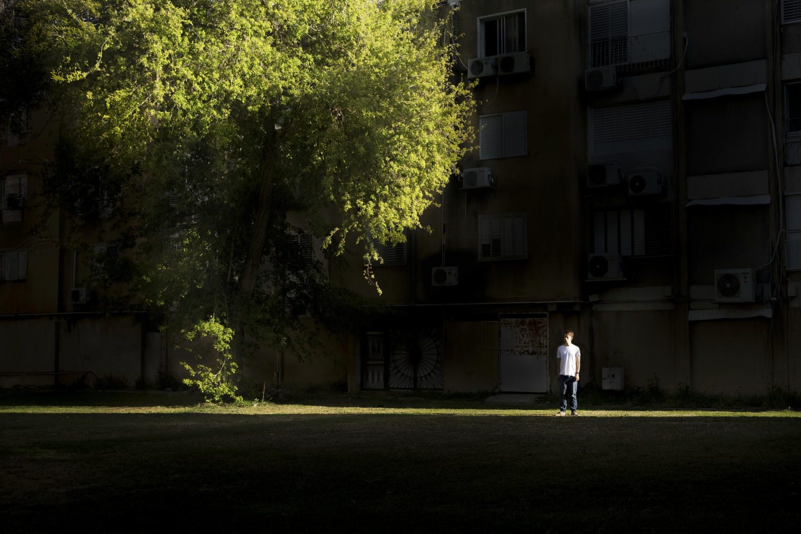 פרויקט סיום, phothography art project. emptiness. cinamtic photography.